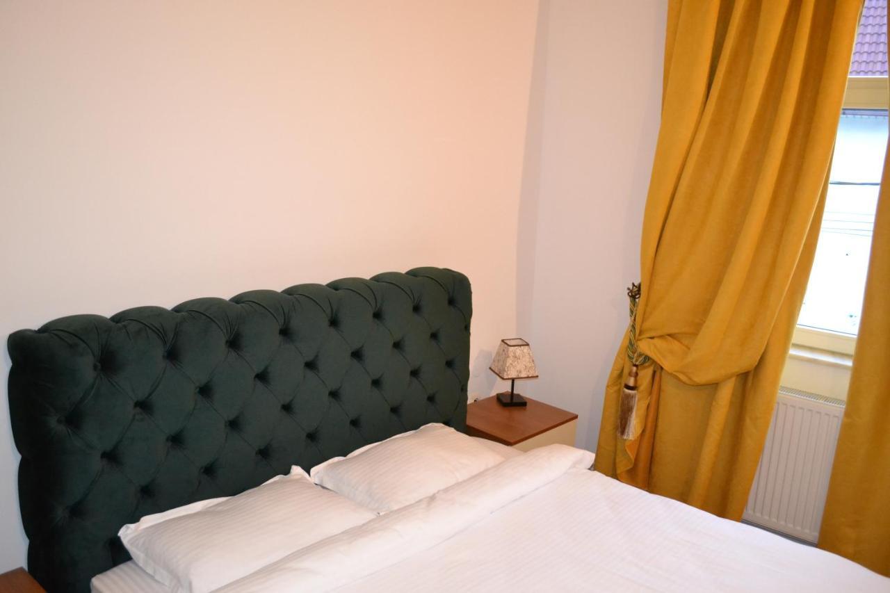 Castle Gate Hotel บราน ภายนอก รูปภาพ