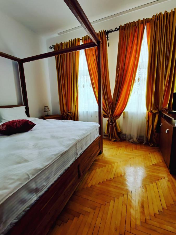 Castle Gate Hotel บราน ภายนอก รูปภาพ