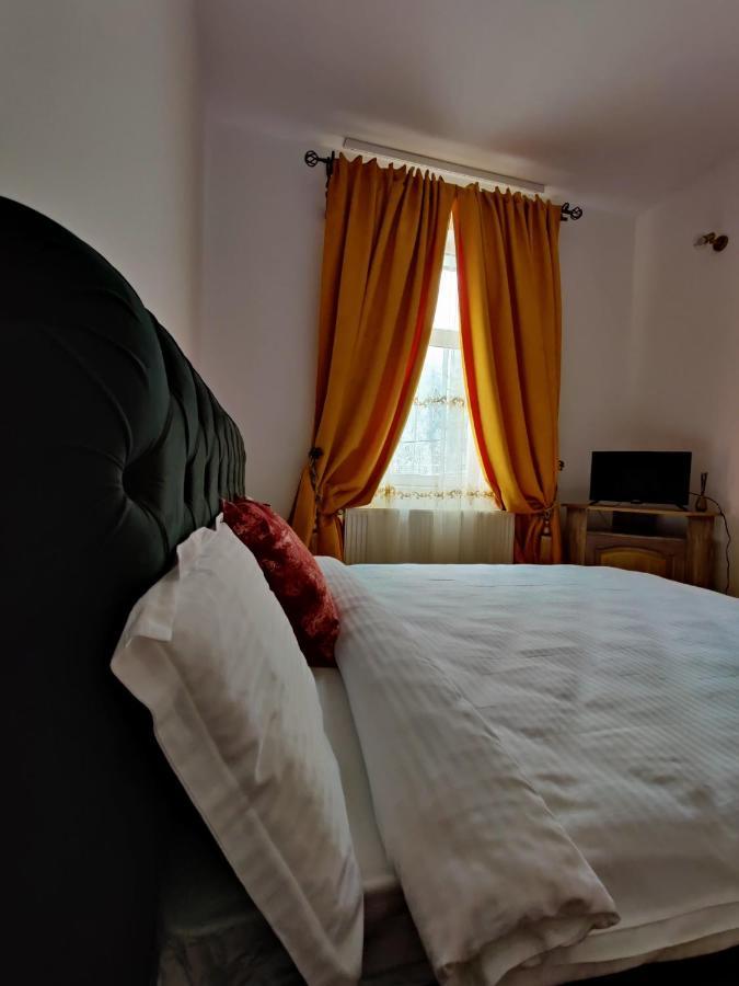 Castle Gate Hotel บราน ภายนอก รูปภาพ